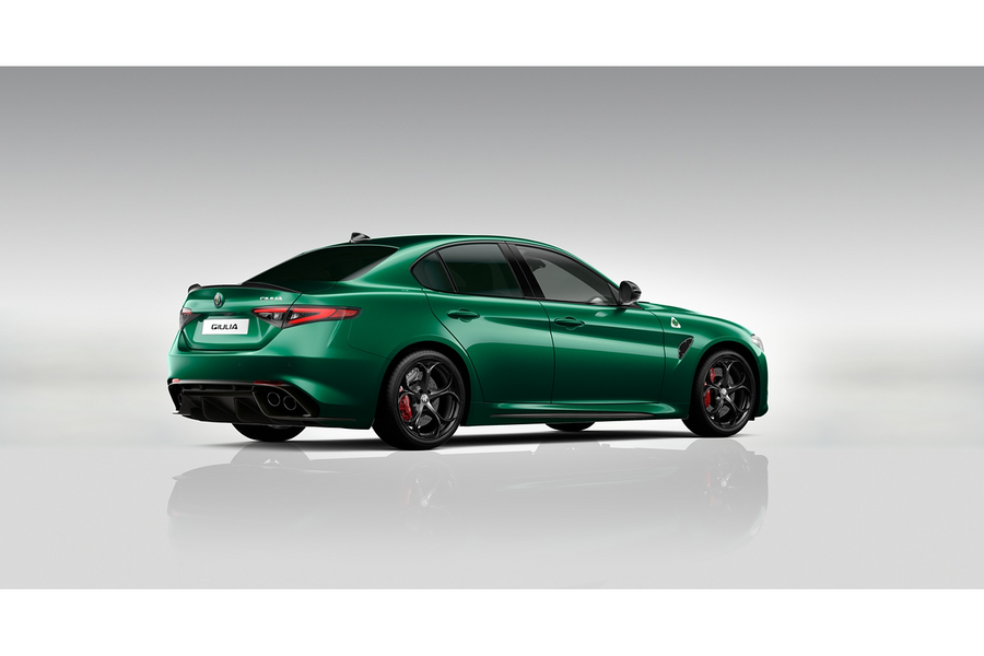 2025 Alfa Romeo Giulia Quadrifoglio Series 5 Photo 3