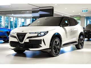 2025 Alfa Romeo Junior Ibrida Series 0 Thumbnail
