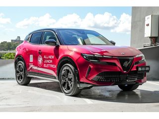 2025 Alfa Romeo Junior Elettrica Series 0 Thumbnail