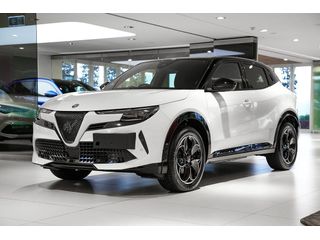2025 Alfa Romeo Junior Ibrida Series 0 Thumbnail