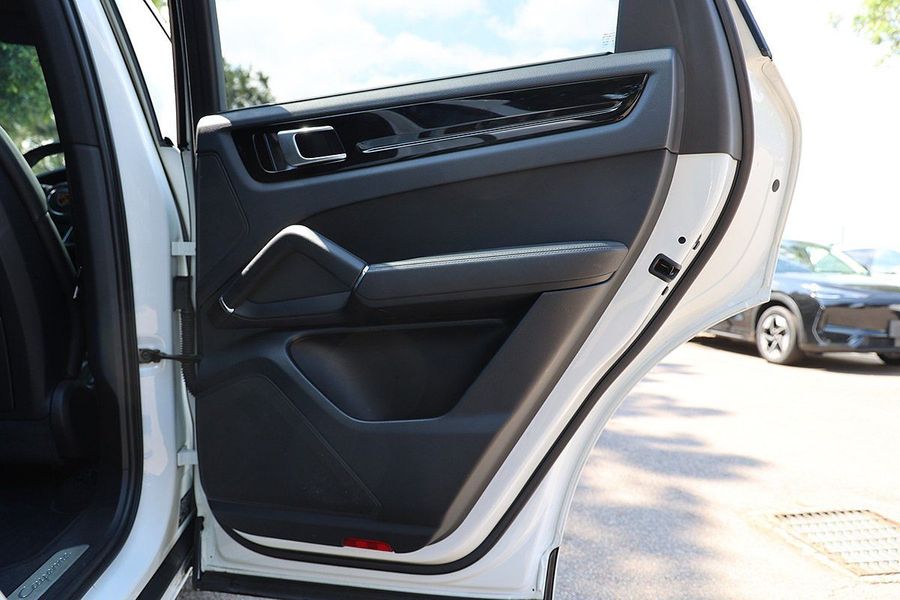 2019 Porsche Cayenne E-Hybrid 9YA Photo 19