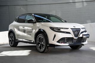 2025 Alfa Romeo Junior Ibrida Hybrid 1.2L T/P 6Spd DCT 5Dr Hatch Thumbnail