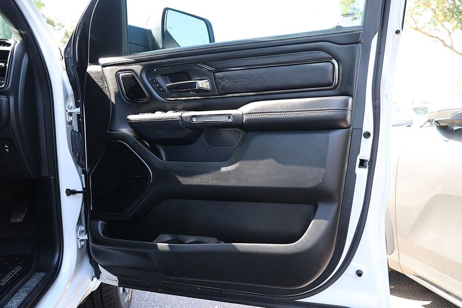 2022 RAM 1500 Limited RamBox DT 4X4 SWB Photo 10