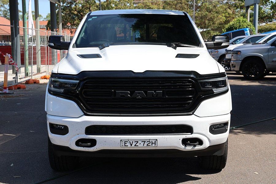 2022 RAM 1500 Limited RamBox DT 4X4 SWB Photo 2