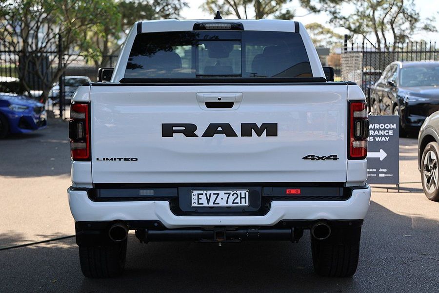 2022 RAM 1500 Limited RamBox DT 4X4 SWB Photo 4