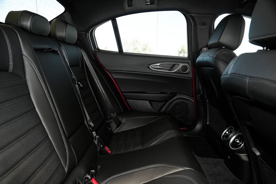 2025 Alfa Romeo Giulia Quadrifoglio Series 5 Photo 9