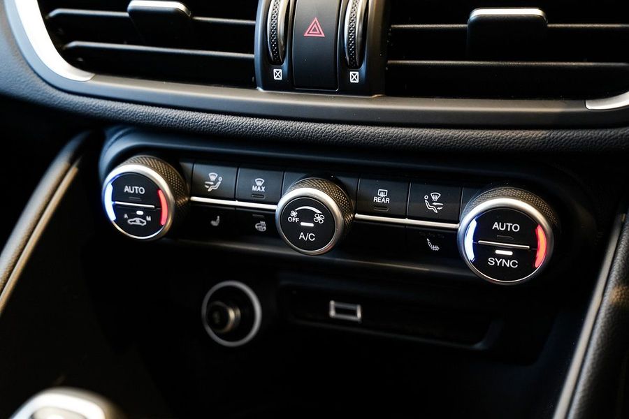 2025 Alfa Romeo Giulia Quadrifoglio Series 5 Photo 15