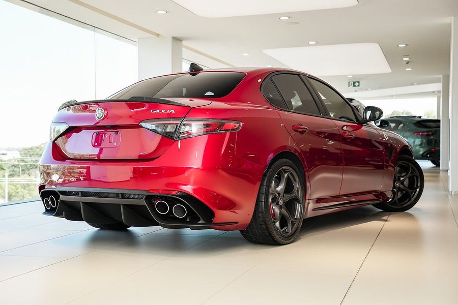 2025 Alfa Romeo Giulia Quadrifoglio Series 5 Photo 2