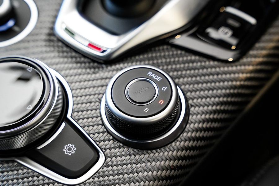 2025 Alfa Romeo Giulia Quadrifoglio Series 5 Photo 18