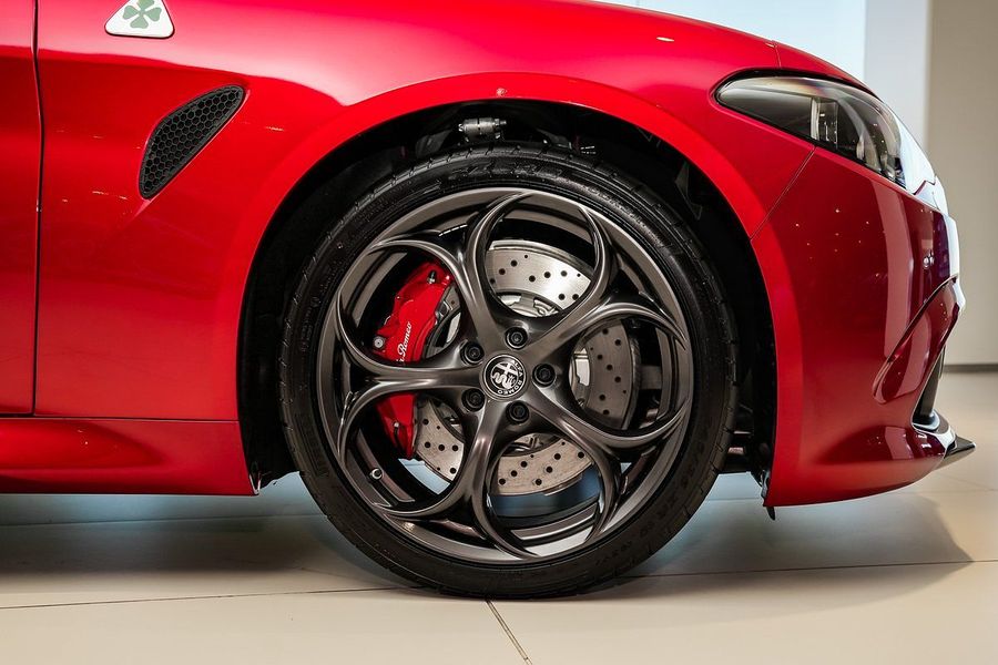 2025 Alfa Romeo Giulia Quadrifoglio Series 5 Photo 25