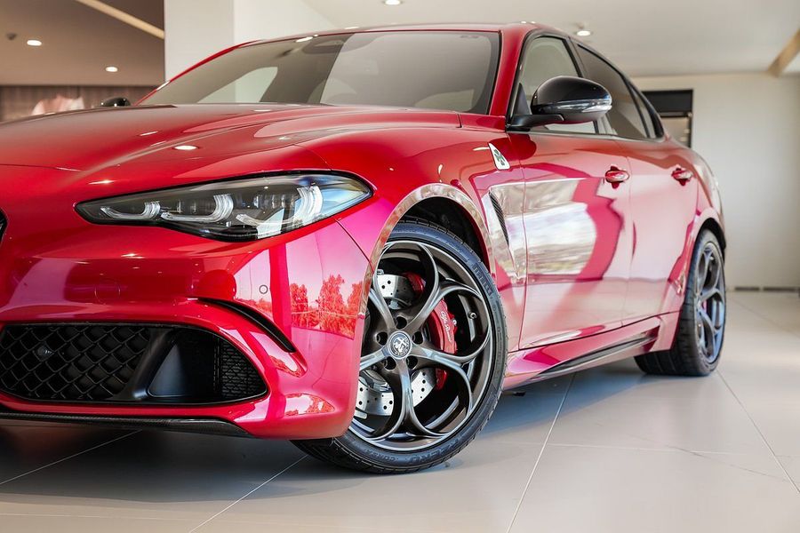 2025 Alfa Romeo Giulia Quadrifoglio Series 5 Photo 6