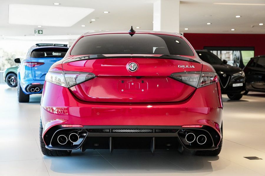2025 Alfa Romeo Giulia Quadrifoglio Series 5 Photo 5