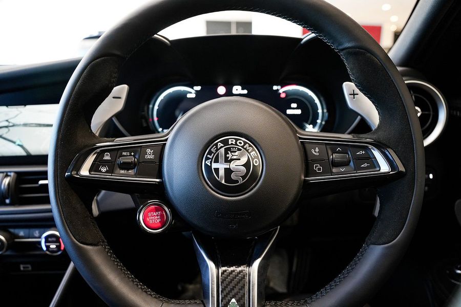 2025 Alfa Romeo Giulia Quadrifoglio Series 5 Photo 19