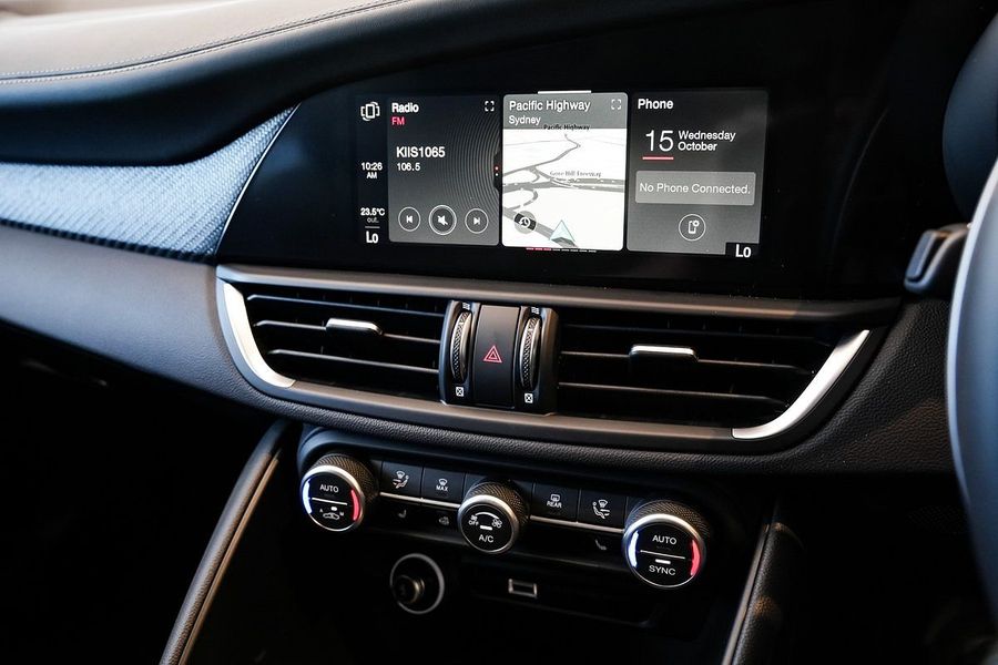 2025 Alfa Romeo Giulia Quadrifoglio Series 5 Photo 11